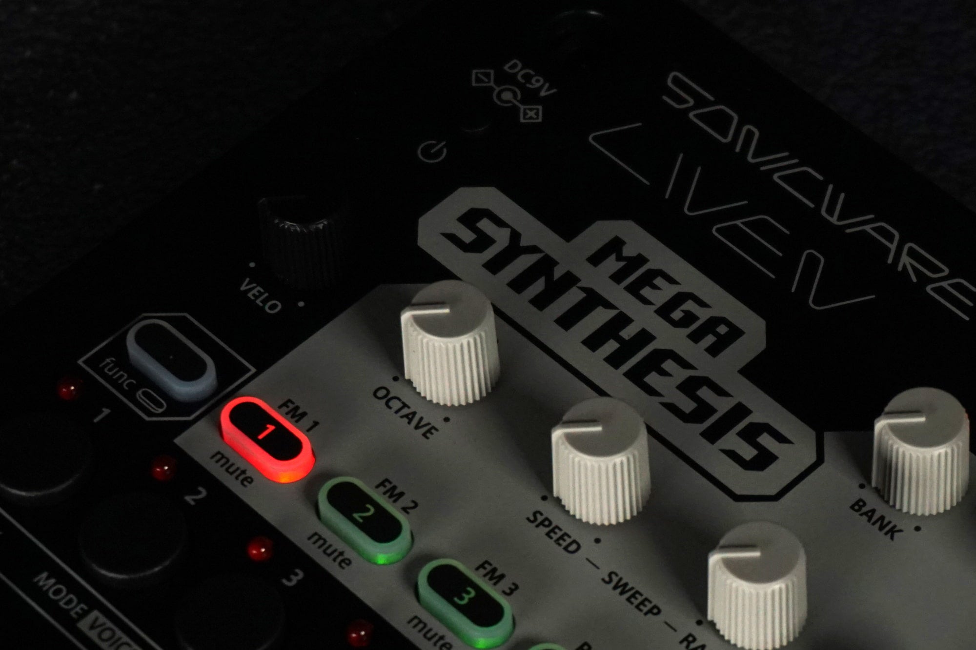 SONICWARE LIVEN MEGA SYNTHESIS 箱付 LIVEN MEGA SYNTHESIS – SONICWARE 日本公式